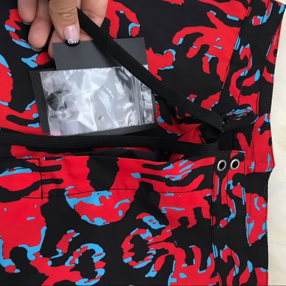 Cynthia Rowley Hanley Printed Pocket Board Shorts - Picture 3 of 7